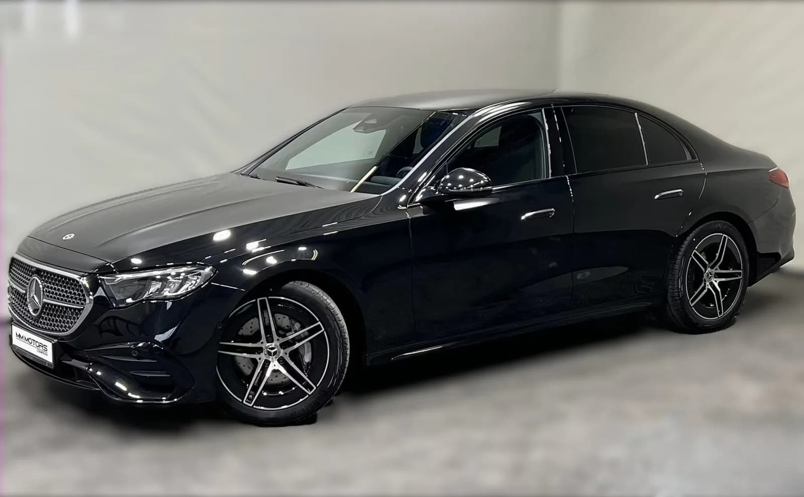 Mercedes-Benz E 200 (foto 1/24)