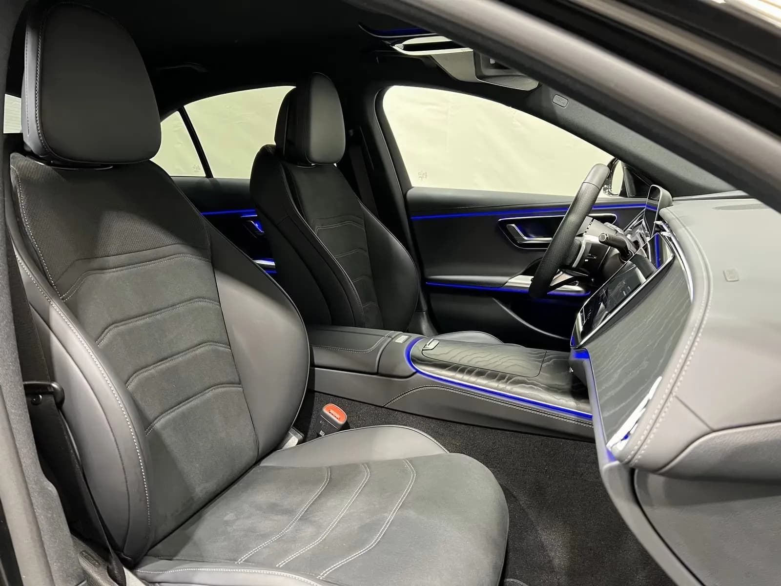 Mercedes-Benz E 200 (foto 22/24)