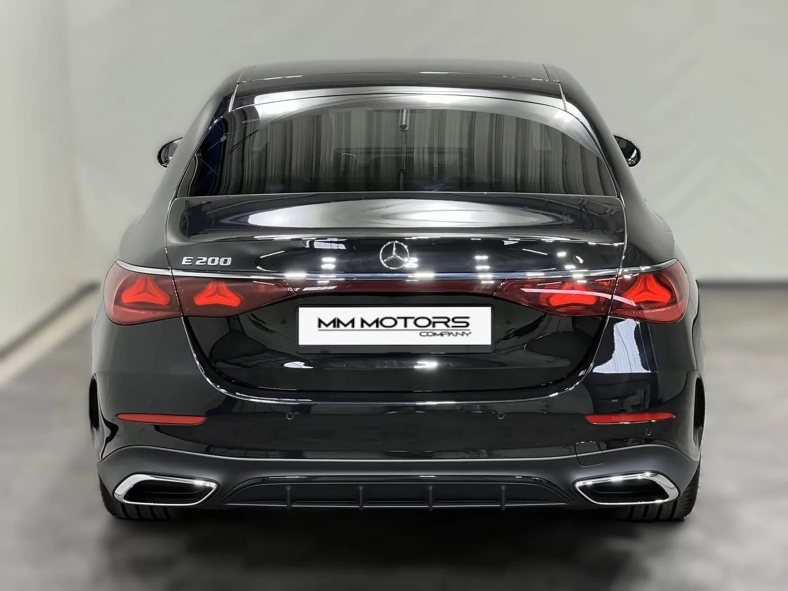 Mercedes-Benz E 200 (foto 9/24)