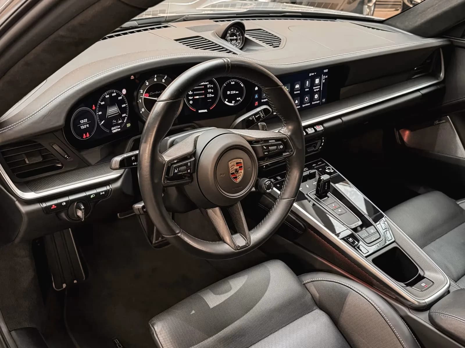 Porsche 911 Turbo S (foto 11/15)