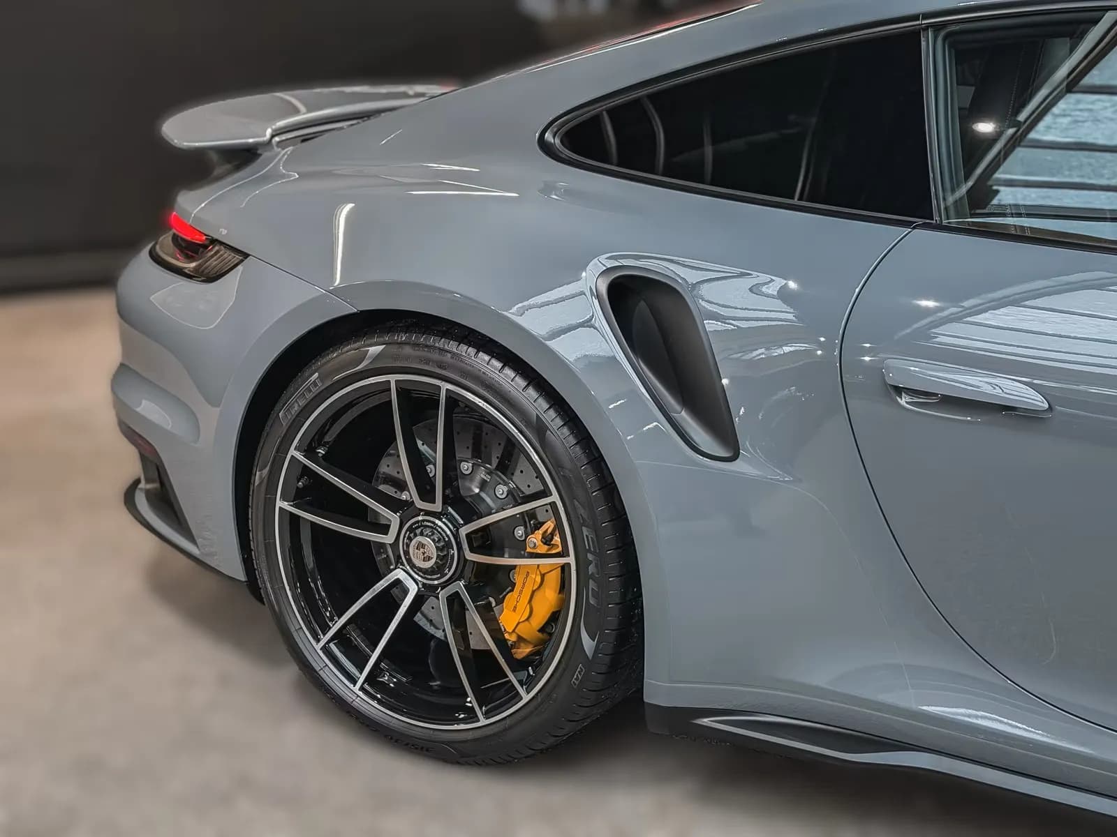 Porsche 911 Turbo S (foto 5/15)
