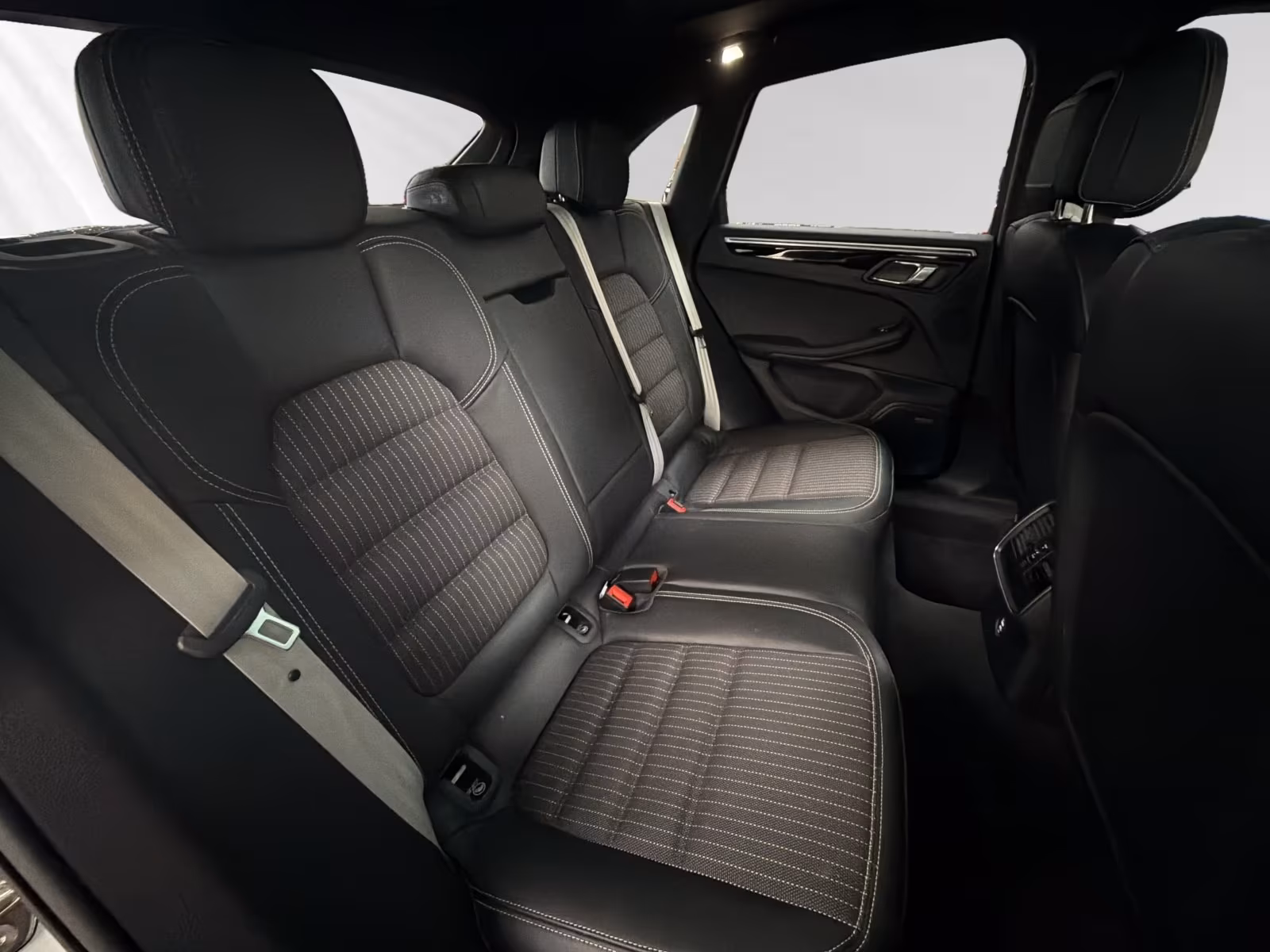 Porsche Macan (foto 13/16)