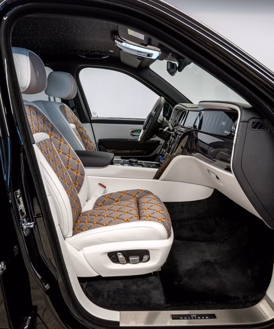 Rolls-Royce Cullinan (foto 14/26)