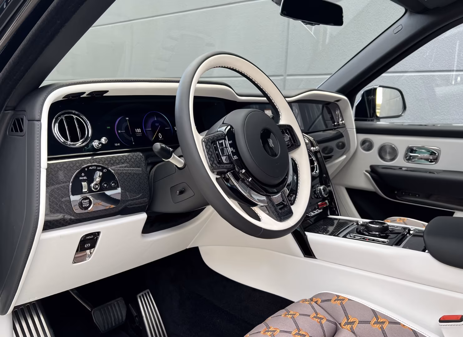Rolls-Royce Cullinan (foto 10/26)