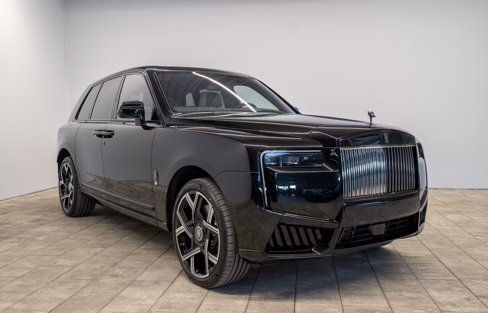 Rolls-Royce Cullinan (foto 2/26)