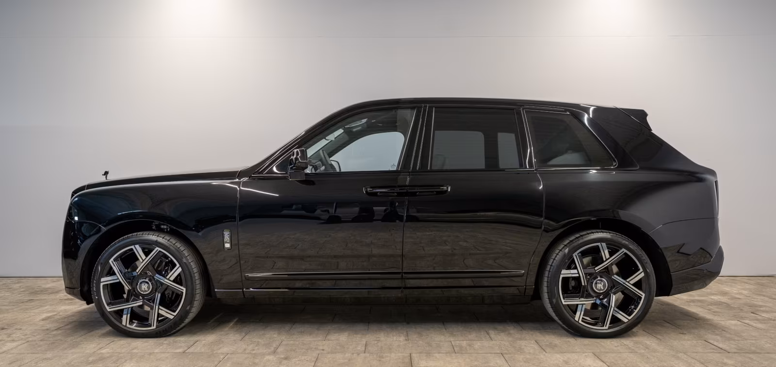 Rolls-Royce Cullinan (foto 3/26)