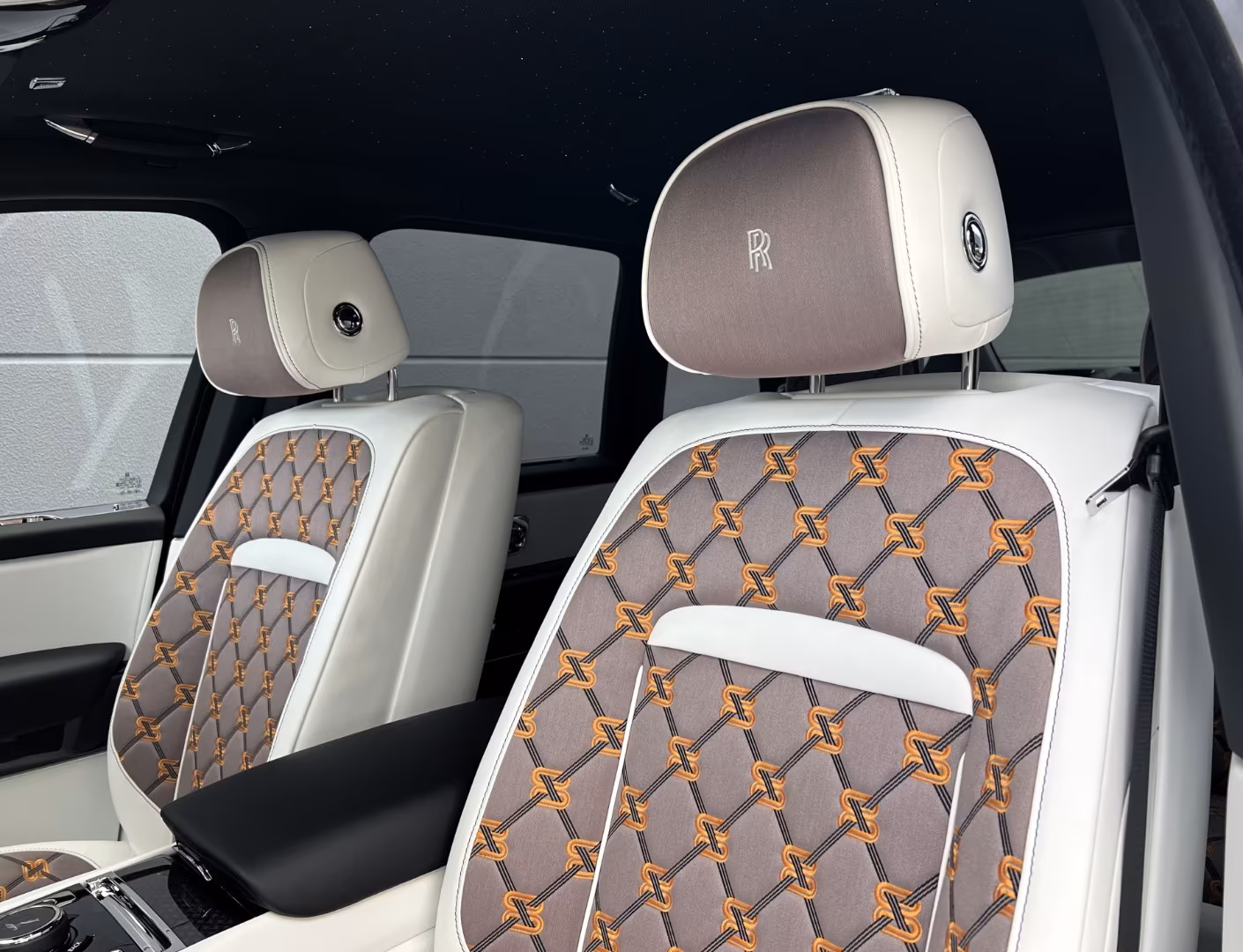Rolls-Royce Cullinan (foto 15/26)