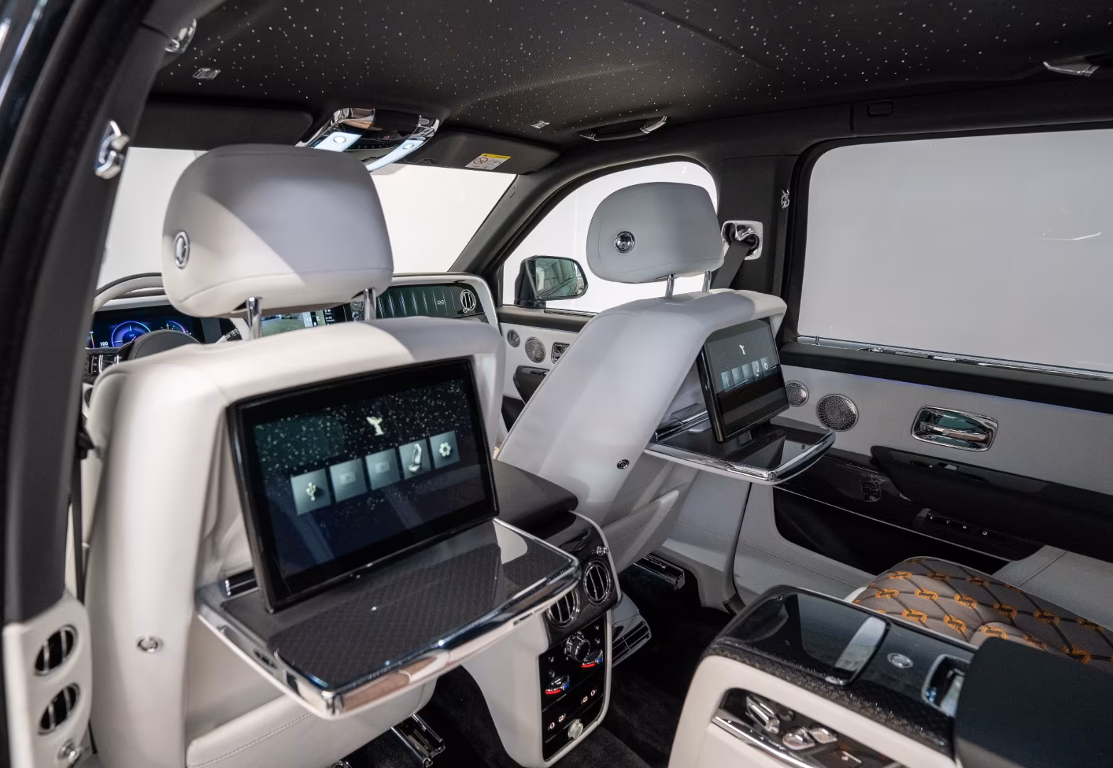 Rolls-Royce Cullinan (foto 20/26)