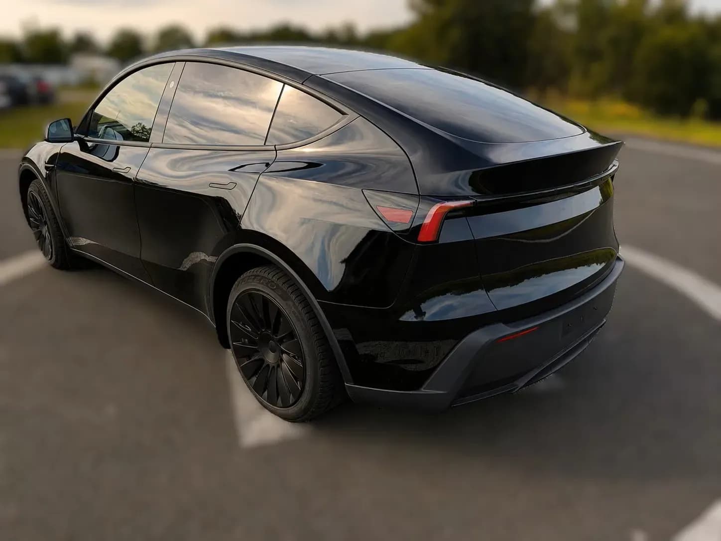 Tesla Model Y (foto 4/6)