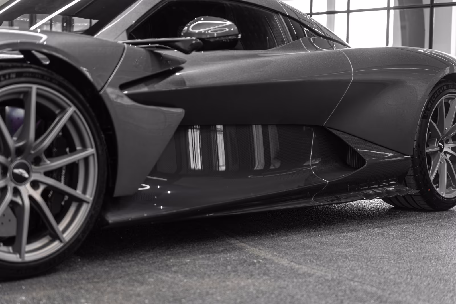 Aston Martin Valhalla (foto 7/20)