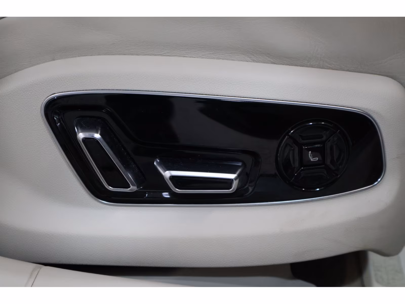 Audi A8 50 TDI (foto 20/20)