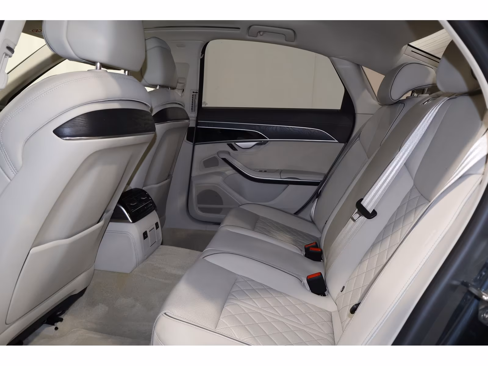 Audi A8 50 TDI (foto 17/20)