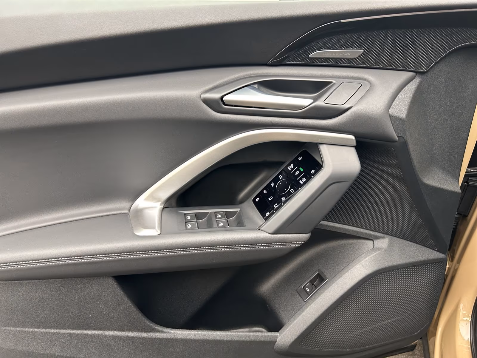 Audi Q5 (foto 17/21)