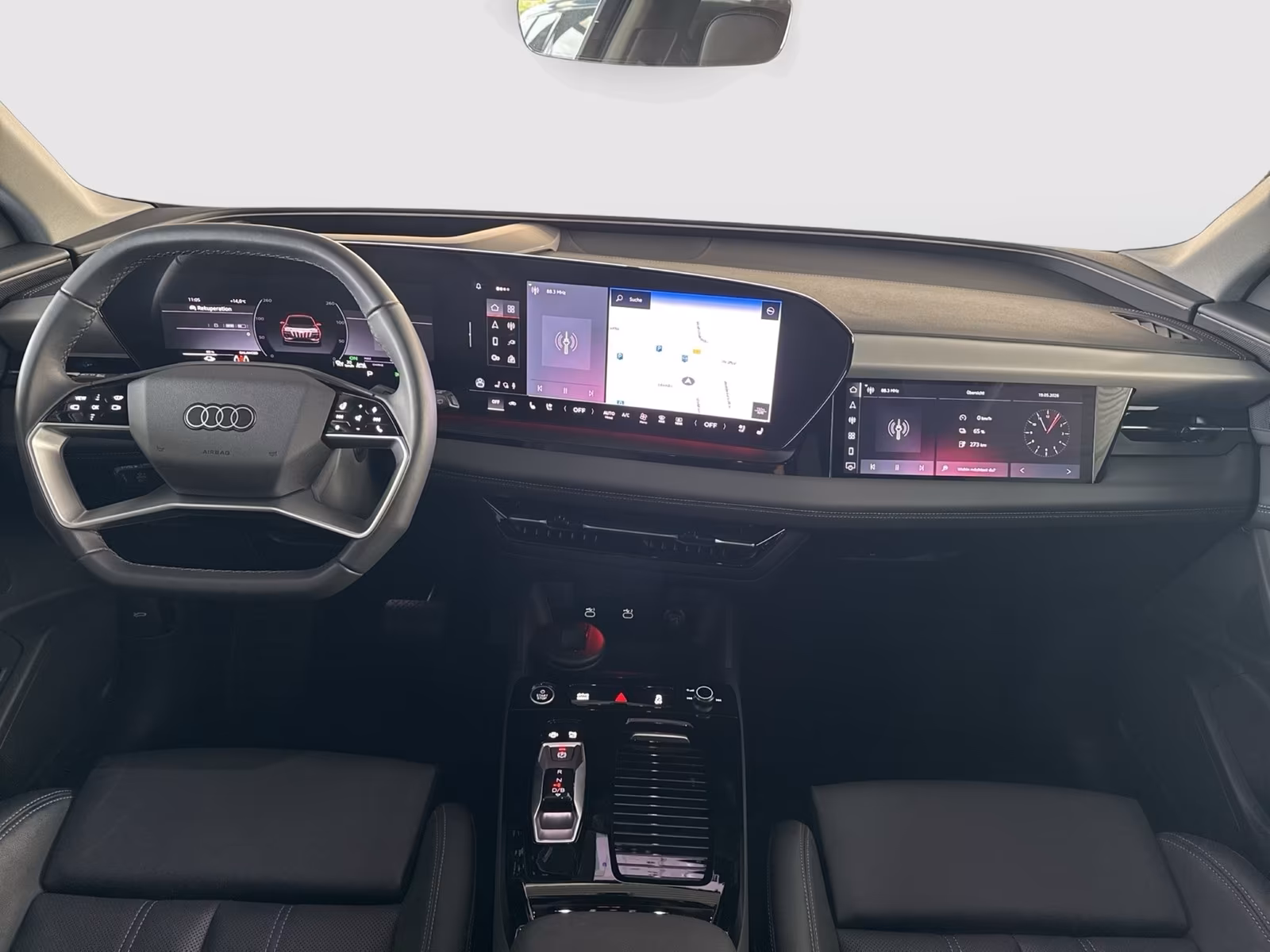Audi Q6 E-Tron (foto 14/21)