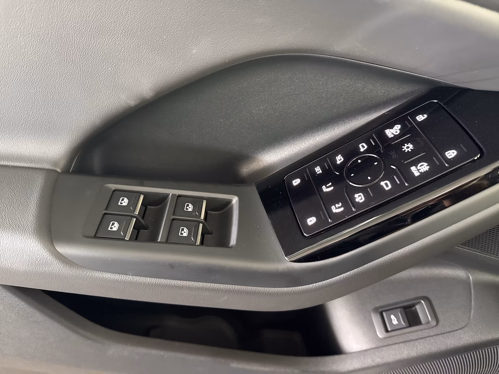 Audi Q6 E-Tron (foto 10/21)