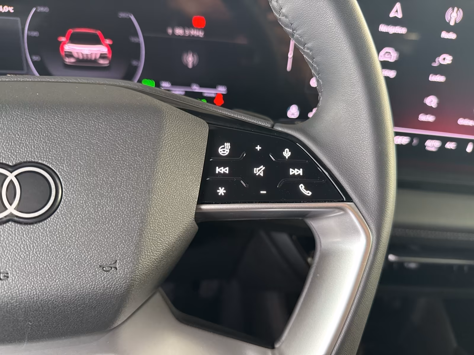 Audi Q6 E-Tron (foto 11/21)