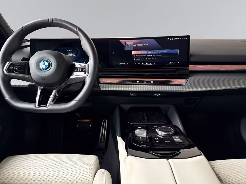 BMW eDrive40 M Sportpaket (foto 11/16)