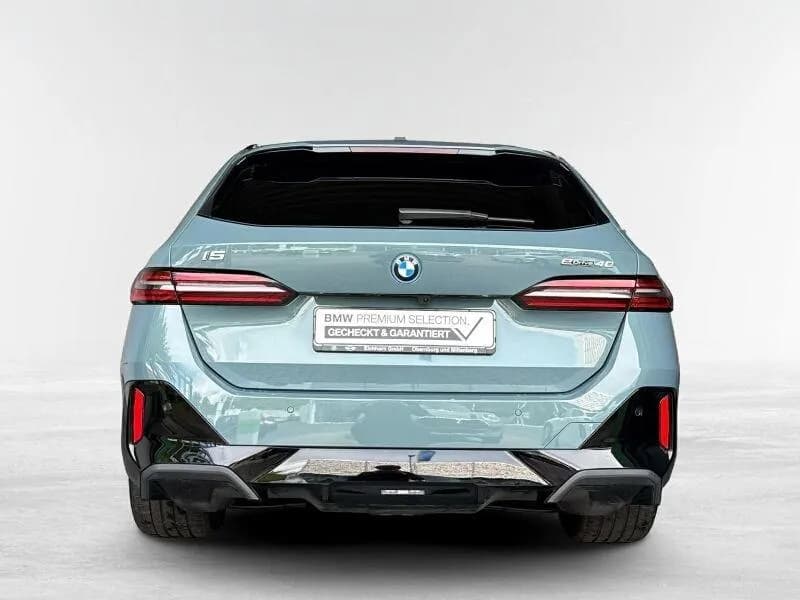 BMW eDrive40 M Sportpaket (foto 6/16)