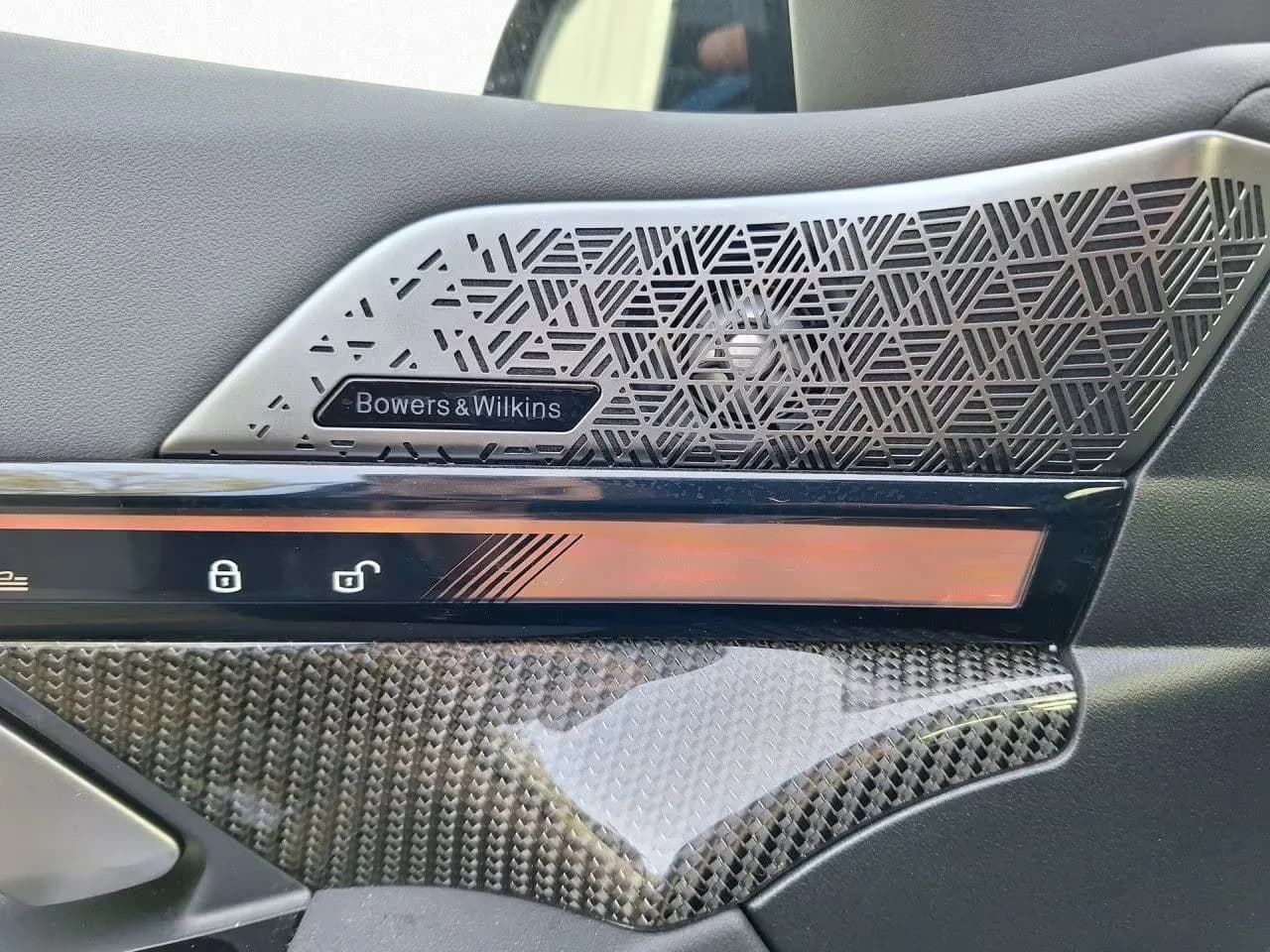 BMW i5 40e (foto 6/13)