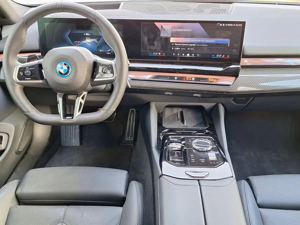 BMW i5 40e (foto 8/13)