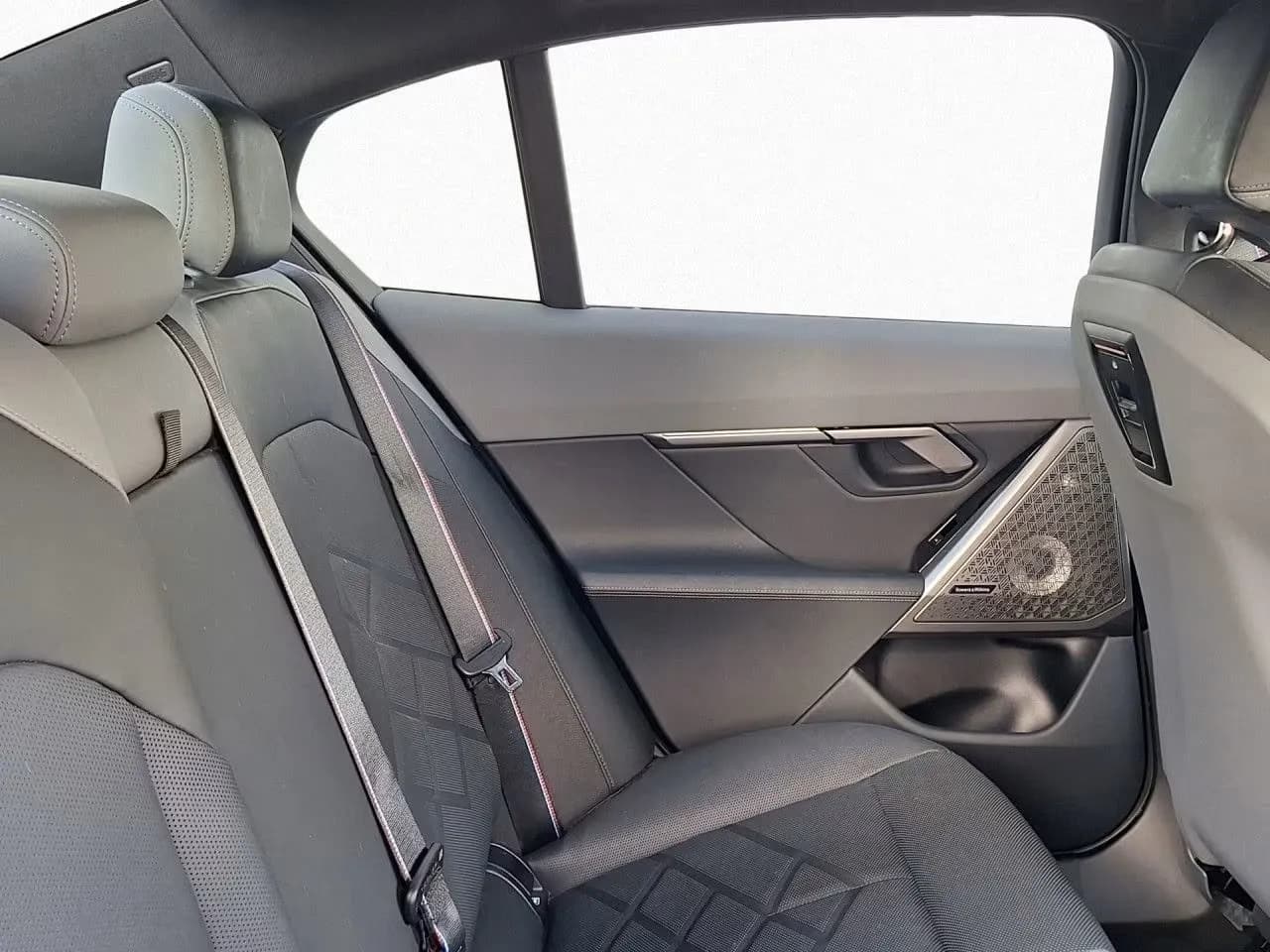 BMW i5 40e (foto 10/13)
