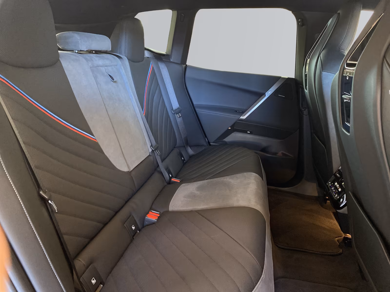BMW iX (foto 18/20)