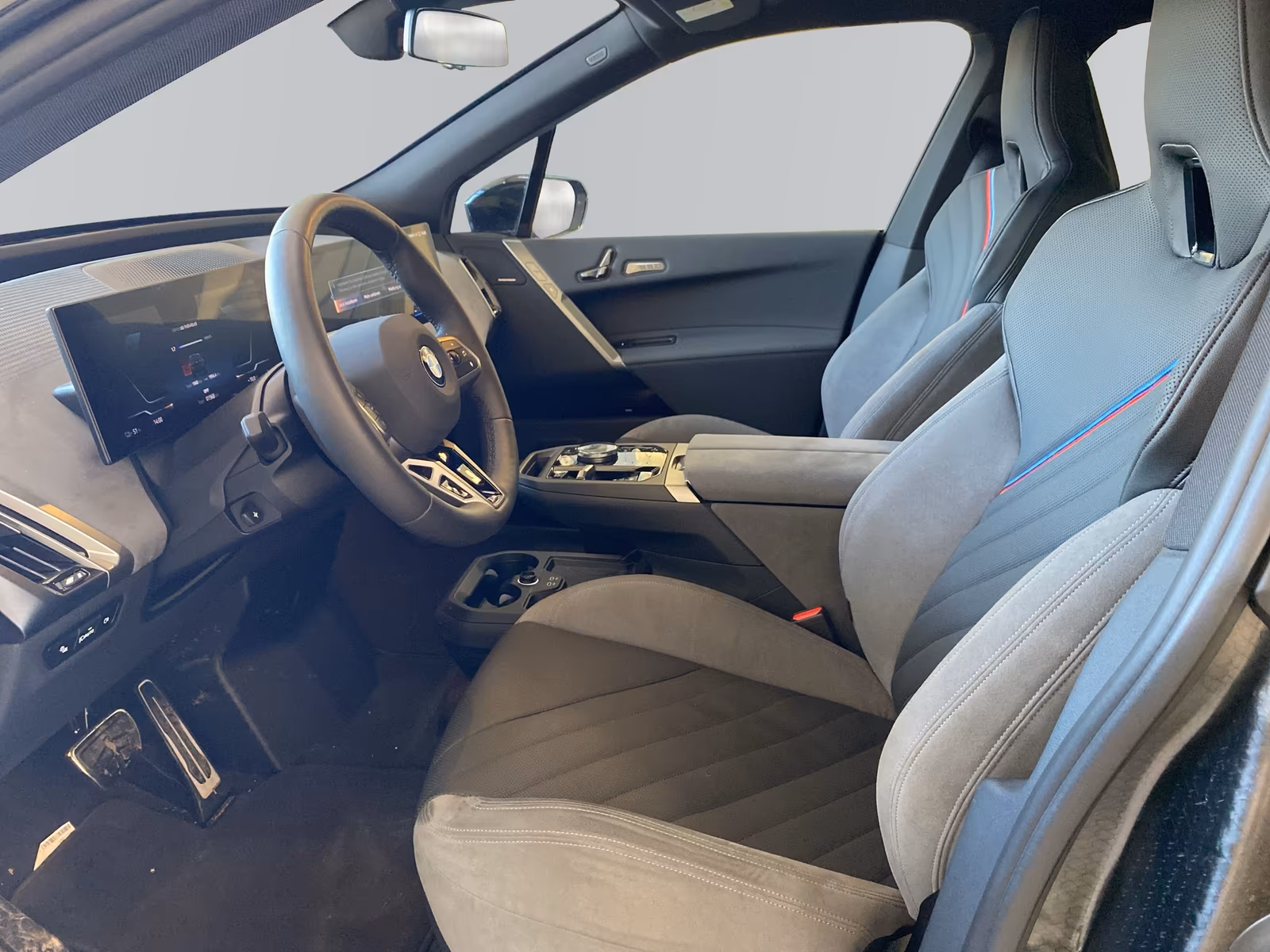 BMW iX (foto 10/20)