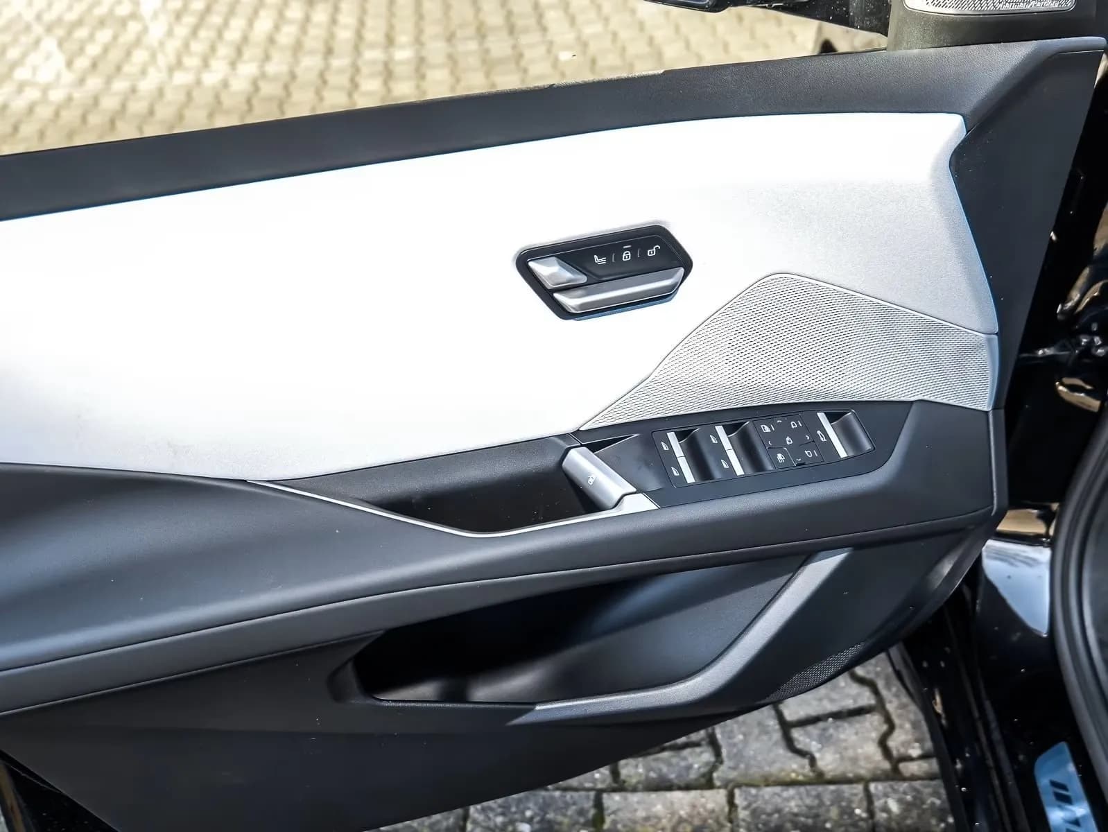BMW iX3 (foto 6/19)