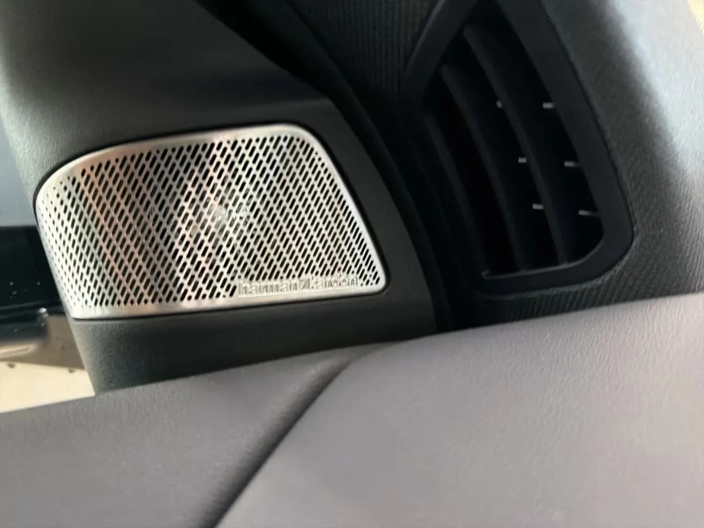 BMW iX3 (foto 9/17)