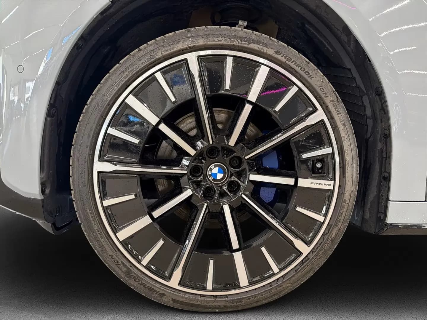 BMW iX3 (foto 17/17)