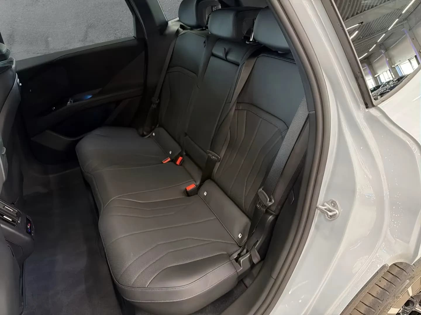BMW iX3 (foto 14/17)