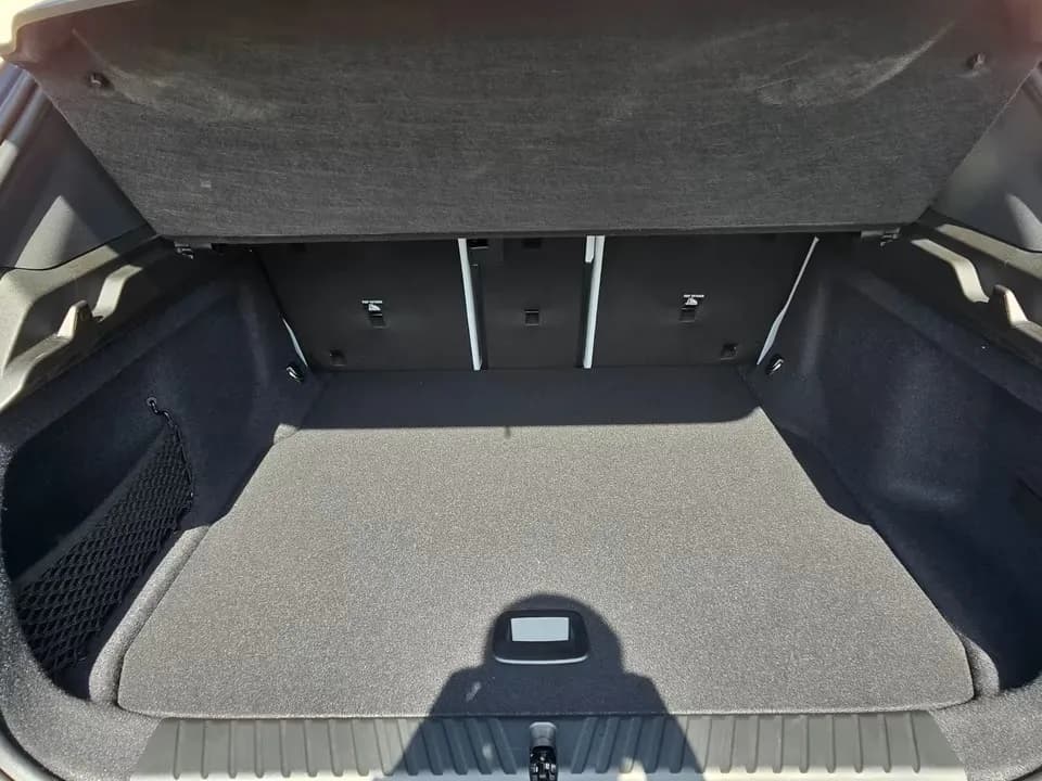 BMW iX3 50 xDr (foto 26/28)