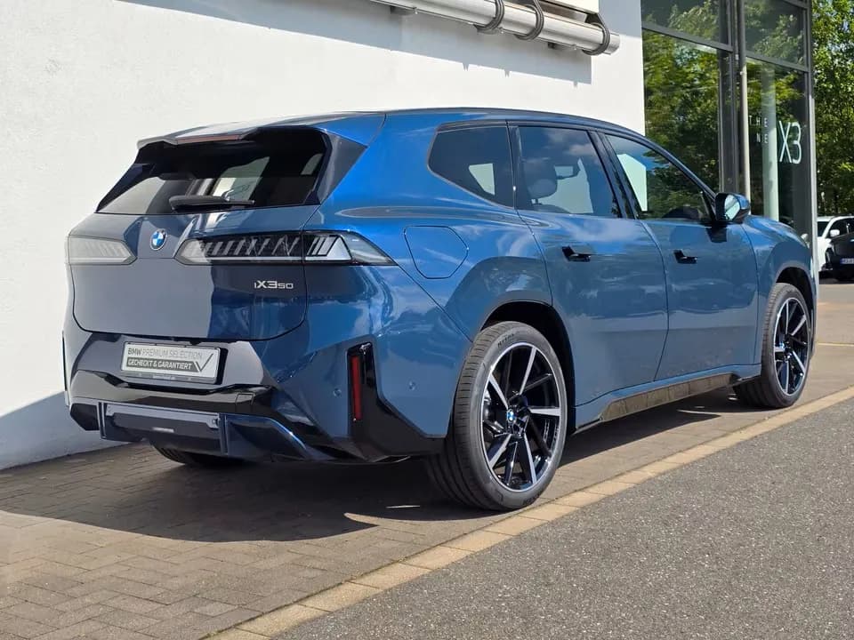 BMW iX3 50 xDr (foto 3/28)
