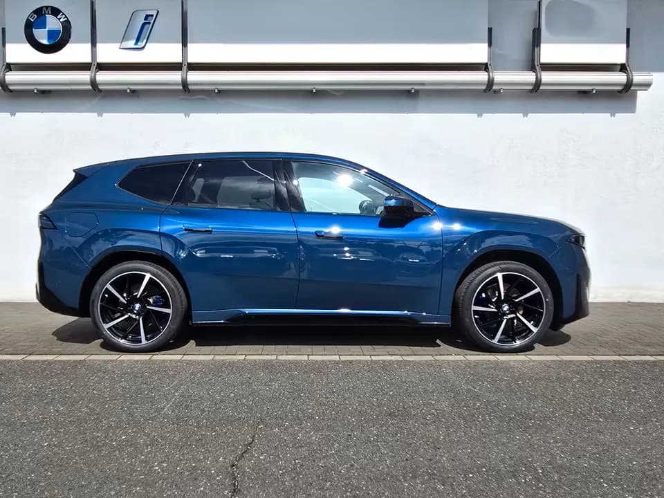 BMW iX3 50 xDr (foto 2/28)