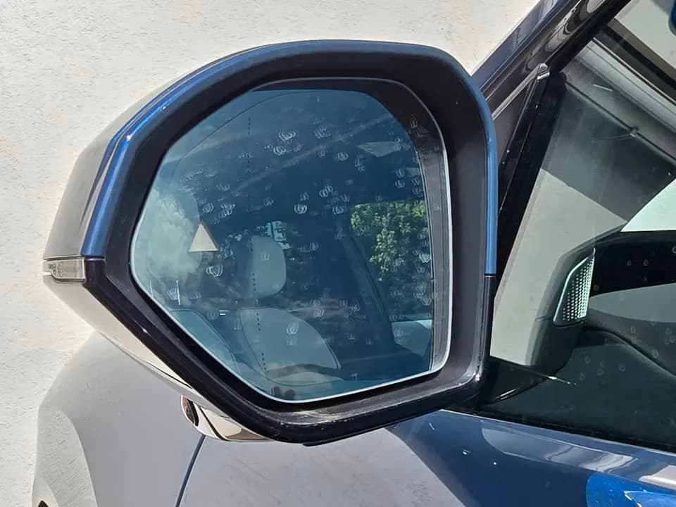 BMW iX3 50 xDr (foto 8/28)