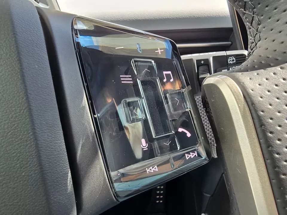 BMW iX3 50 xDr (foto 22/28)