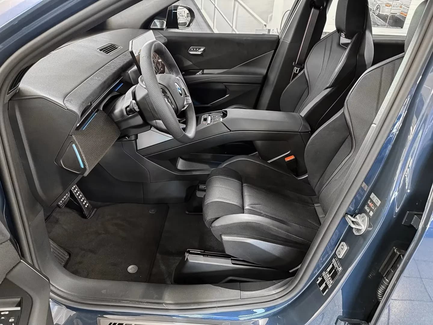 BMW iX3 (foto 7/18)