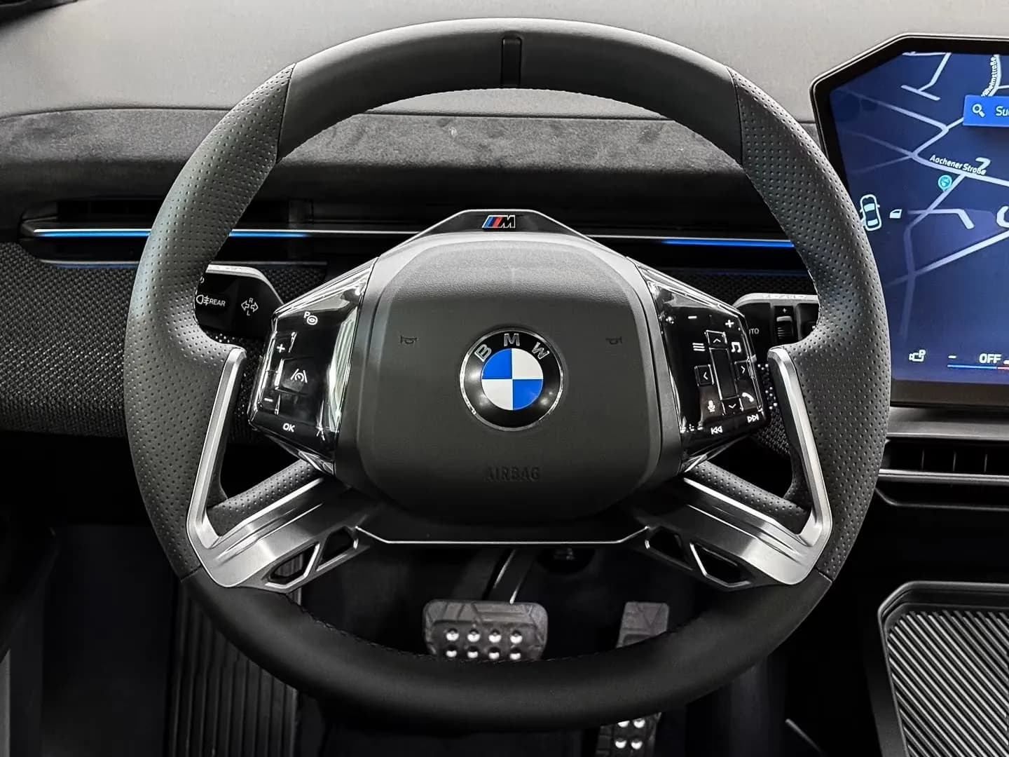 BMW iX3 (foto 12/18)