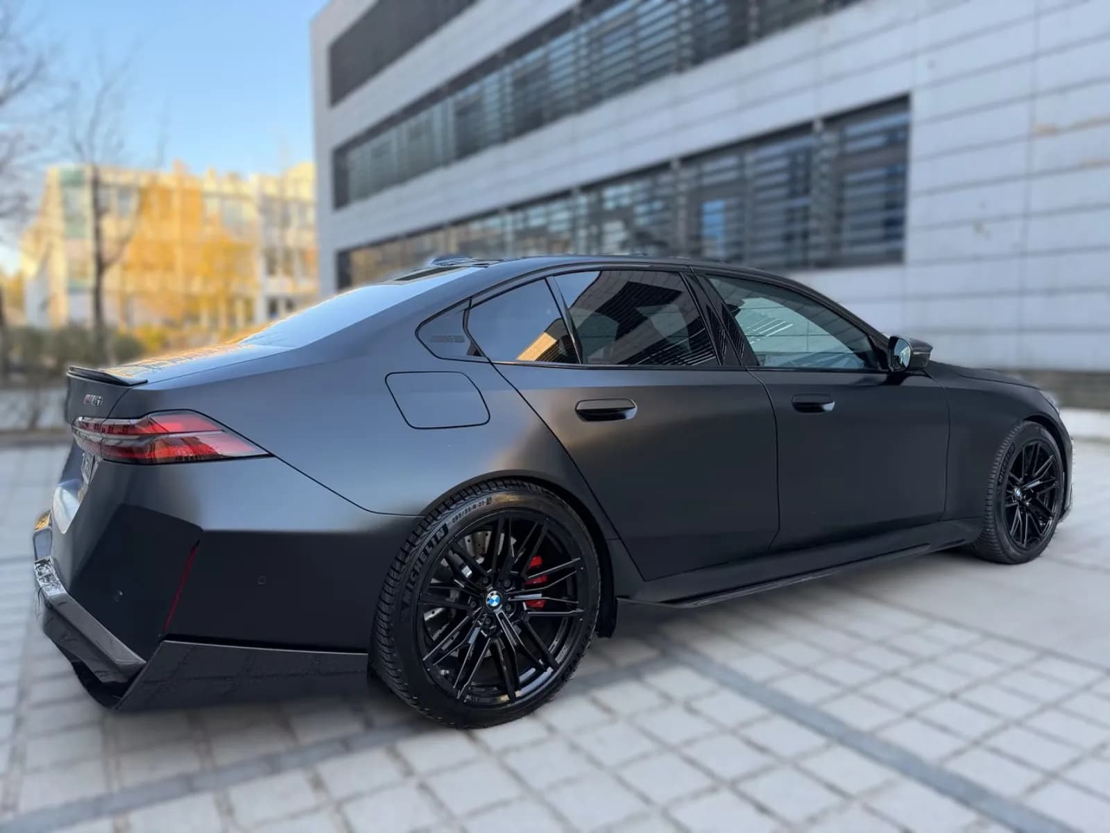 BMW M5 (foto 5/15)