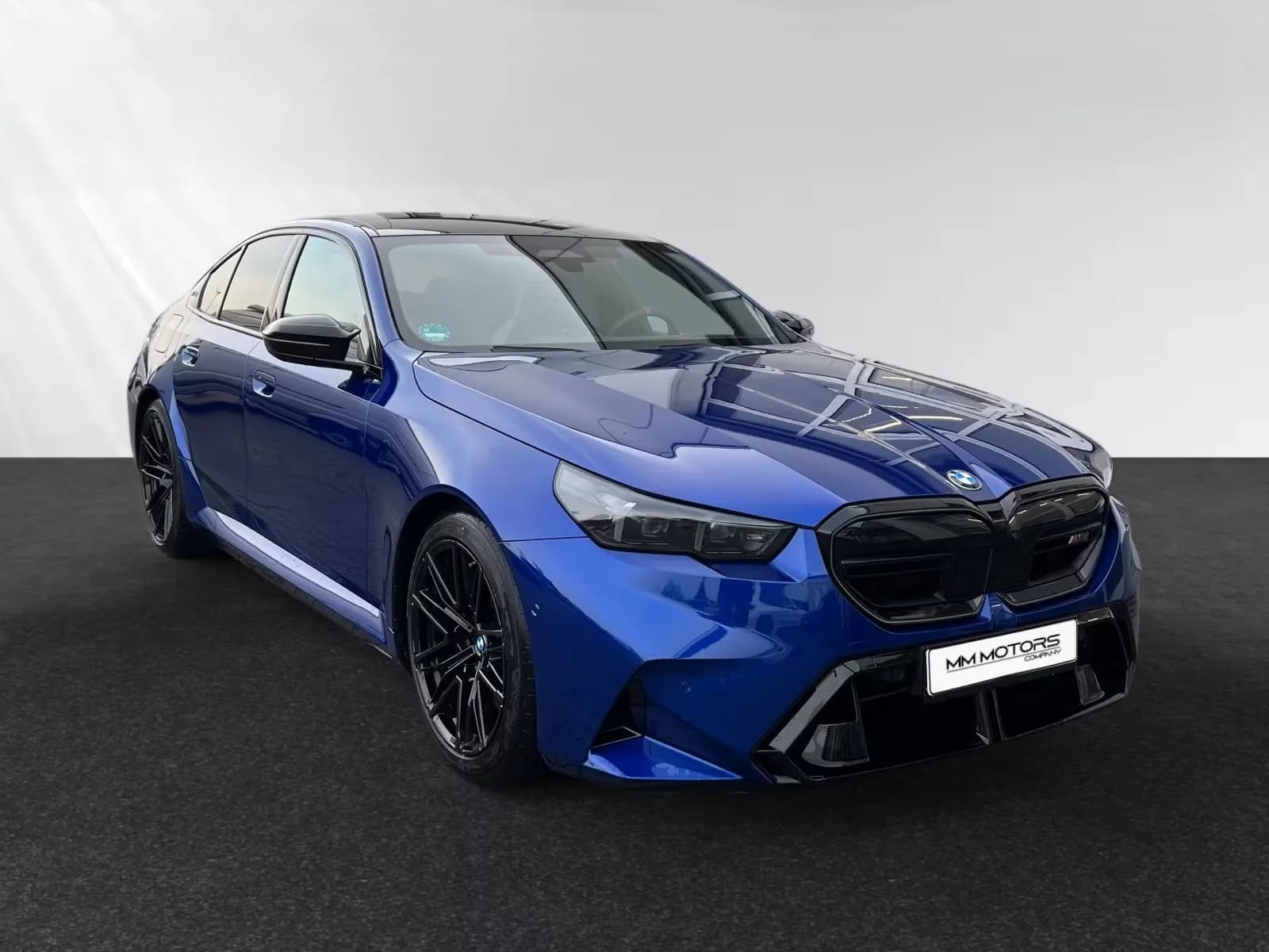 BMW M5 (foto 1/12)
