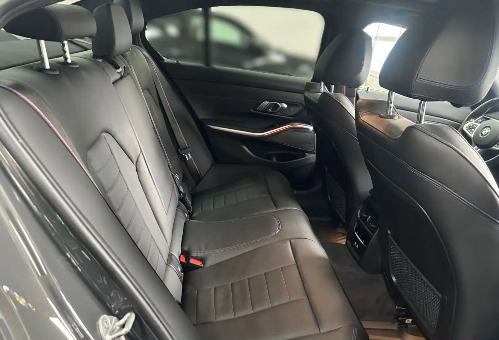 BMW M340i xDrive (foto 26/30)