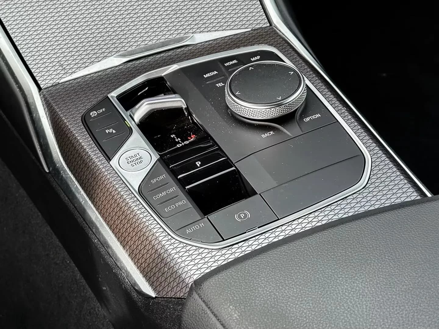 BMW M340i xDrive Touring (foto 16/20)