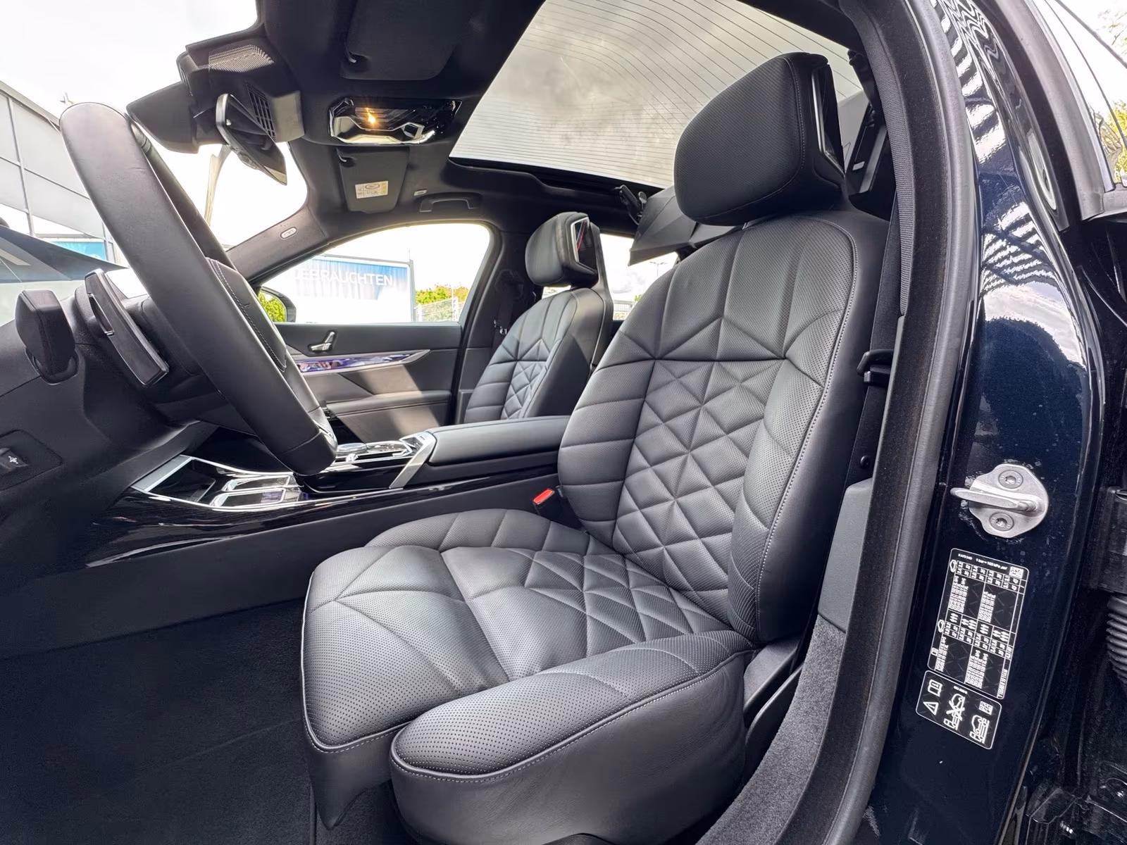 BMW 740d xDrive (foto 8/28)