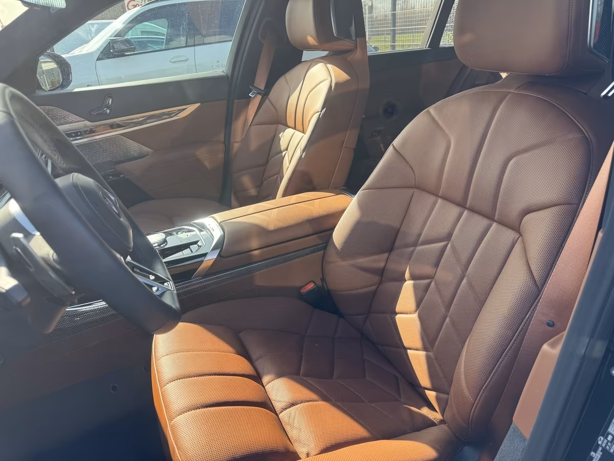 BMW 740d xDrive (foto 10/30)