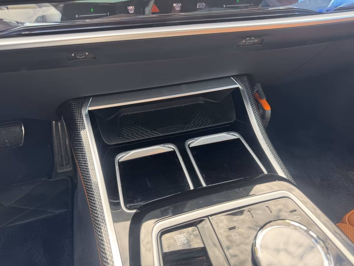 BMW 740d xDrive (foto 22/30)