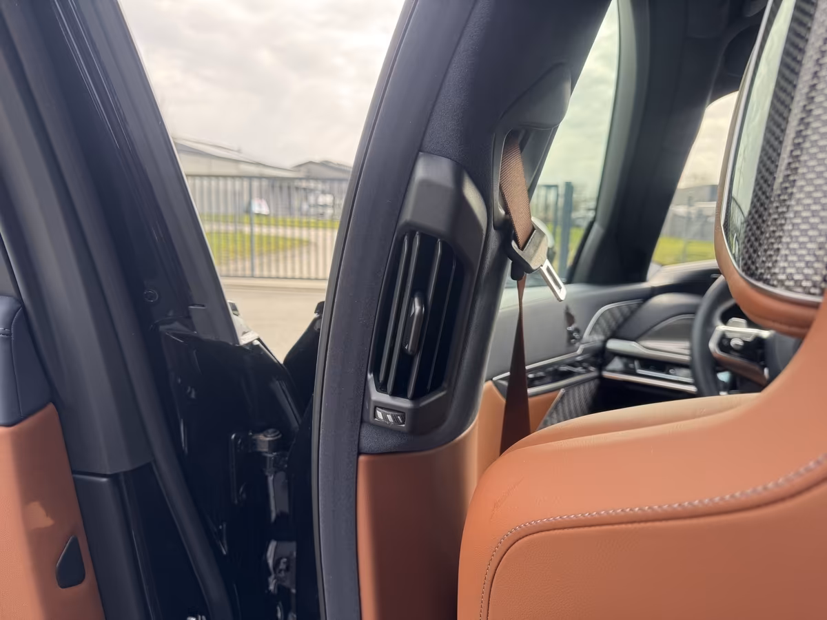 BMW 740d xDrive (foto 27/30)