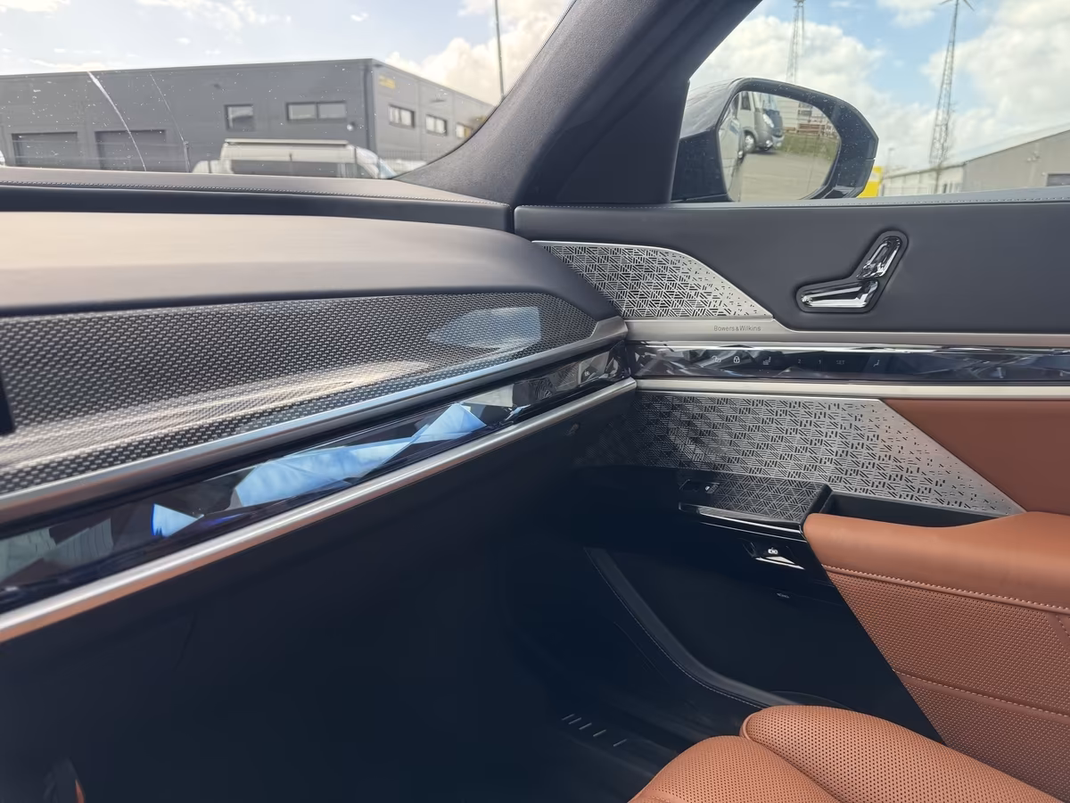 BMW 740d xDrive (foto 25/30)
