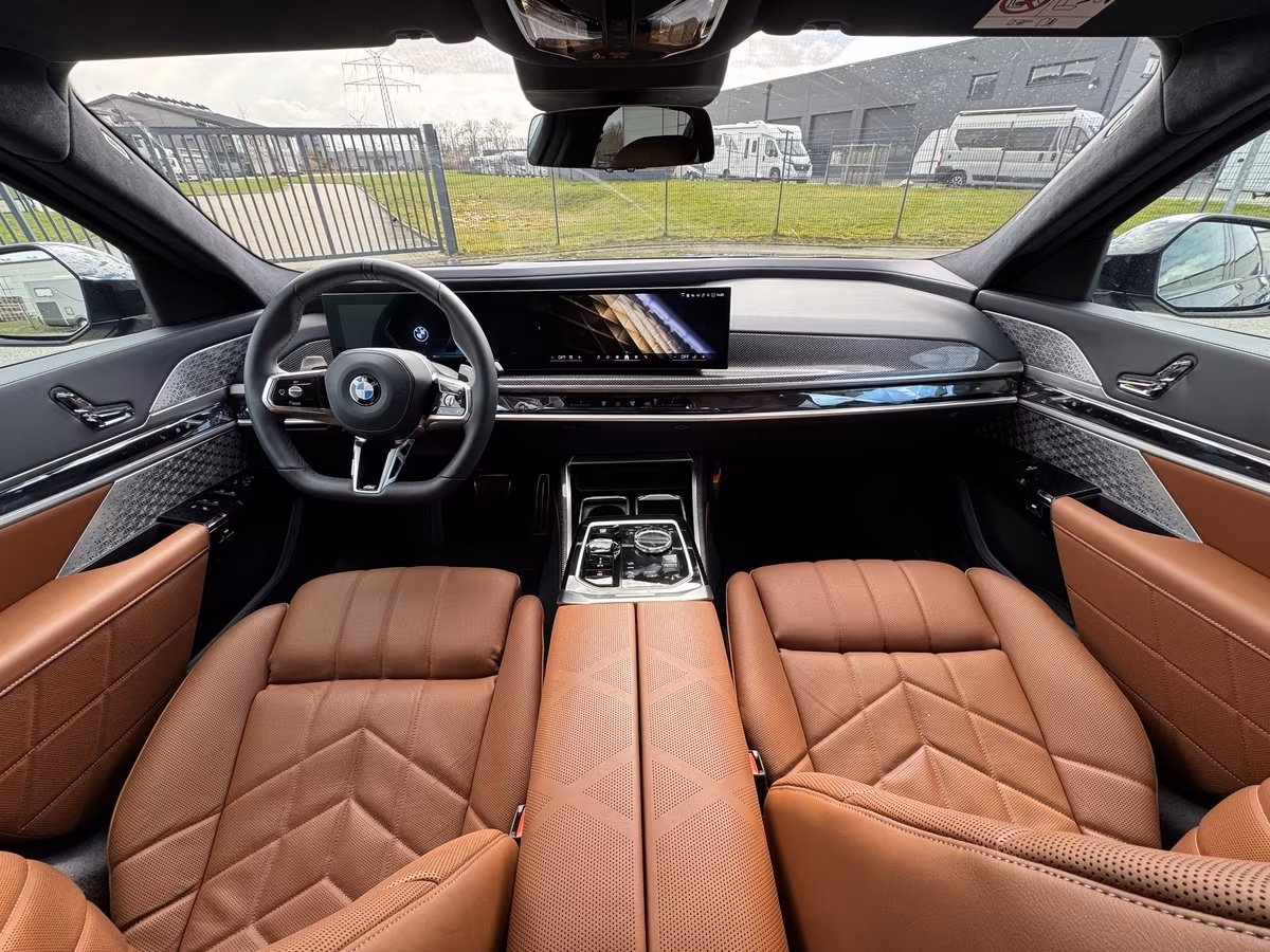 BMW 740d xDrive (foto 16/30)