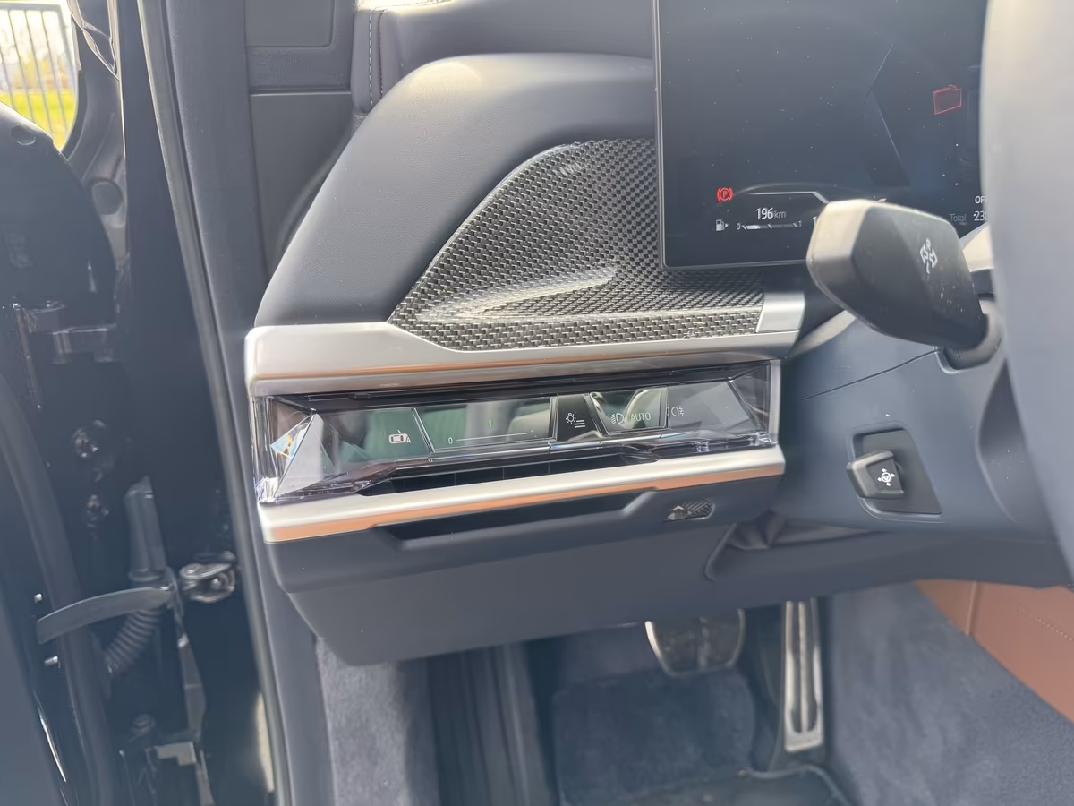 BMW 740d xDrive (foto 15/30)