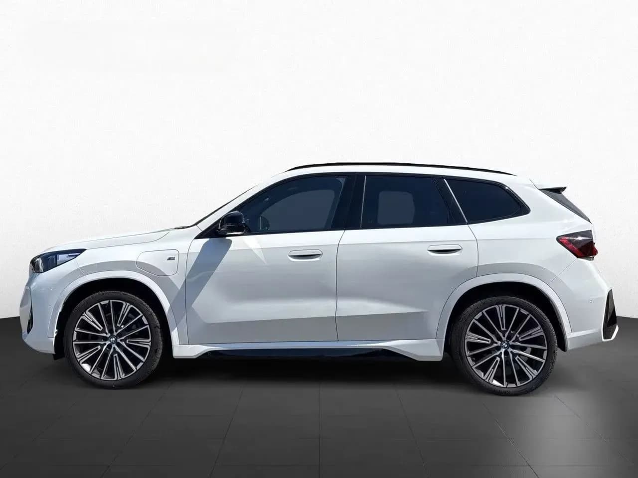 BMW X1 25e (foto 6/12)